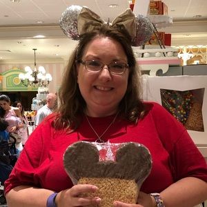 Meet your Posher, Sharon